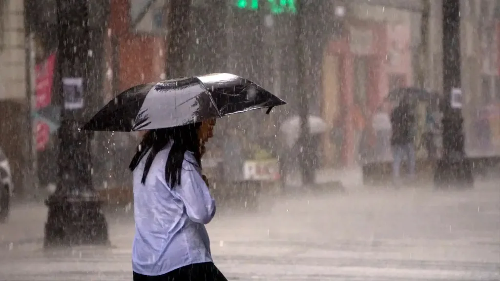 Frente fria pode trazer chuva forte e temporais em São Paulo