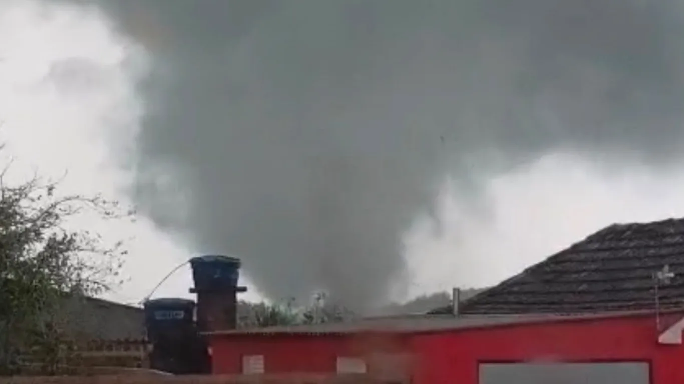 Tornado em Pedro Osório no fim da tarde 