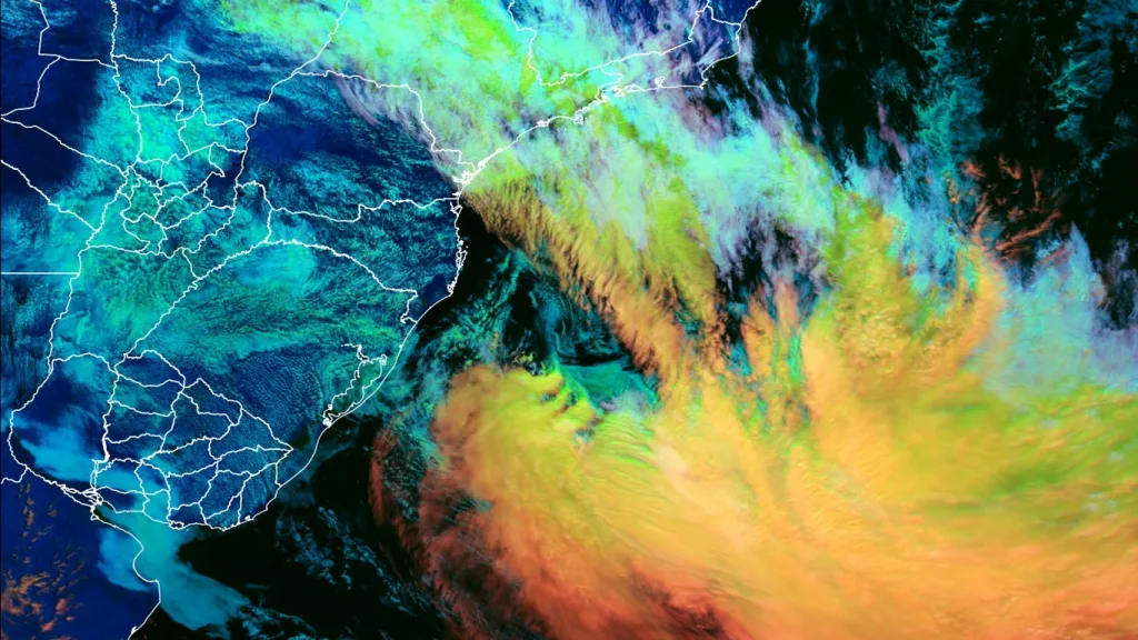 Ciclone extratropical se forma na costa do Sul do Brasil