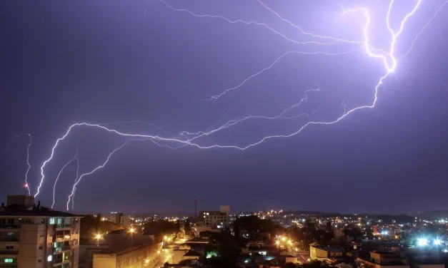 Domingo marca o começo de período de muita chuva e temporais