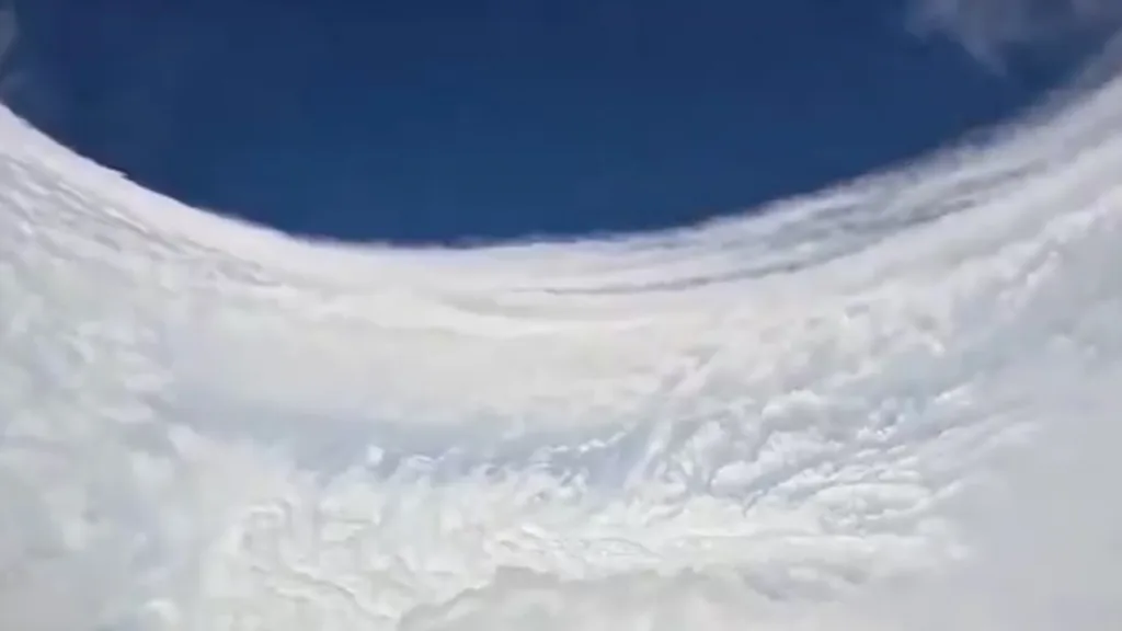 Meteorologistas chegam ao olho do furacão monstro Polo; veja o vídeo