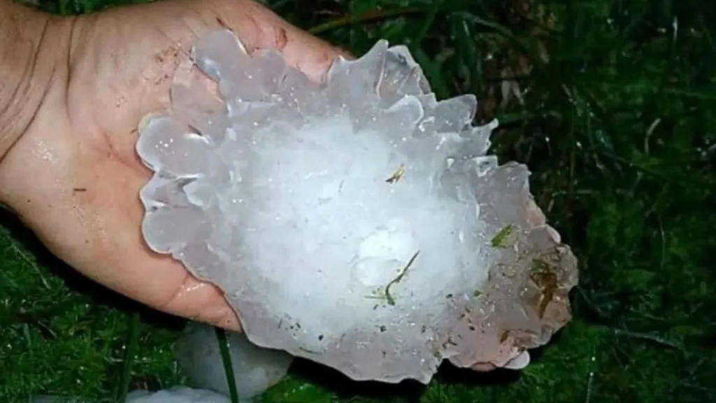 Granizo gigante causa danos em São Paulo e no Paraguai
