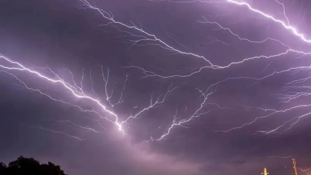 Rio Grande do Sul teve mais de 400 mil raios na onda de tempestades