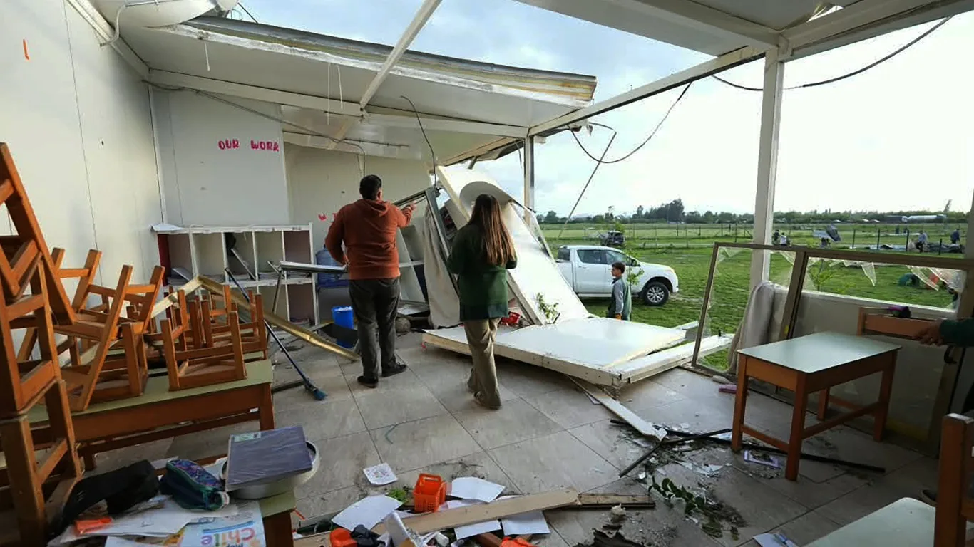 Foto dos danos pelo tornado
