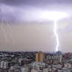 Sequência de dias de alto risco terá chuva excessiva e tempestades