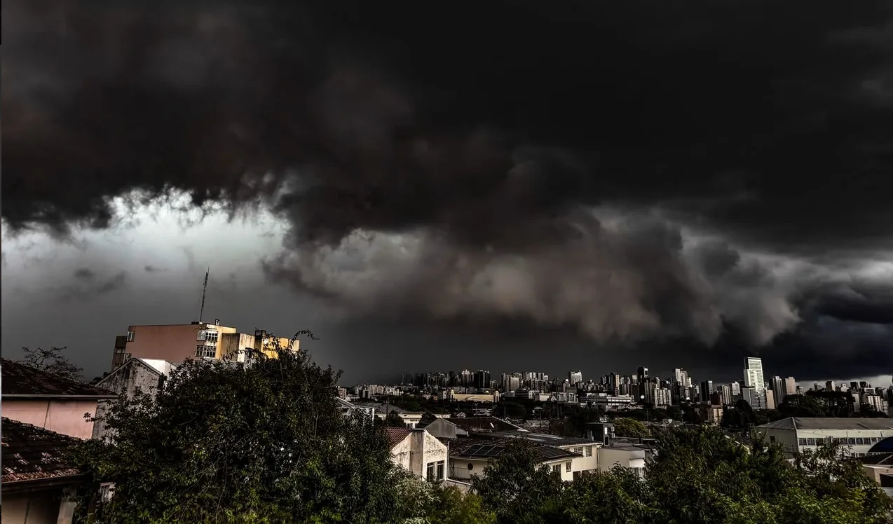 Foto de temporal no Paraná 