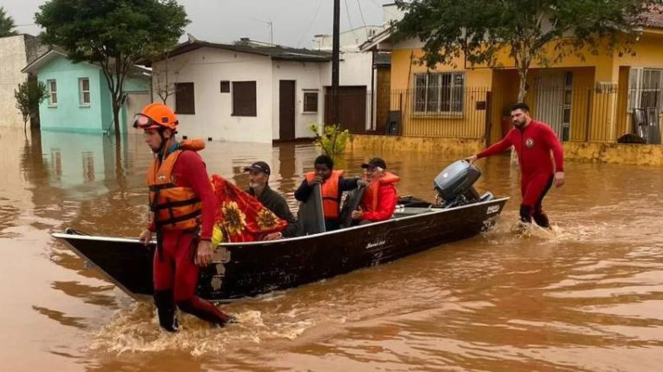 Foto de enchente no Vale do Caí 