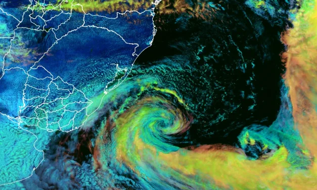 Satélite registra ciclone extratropical na costa gaúcha