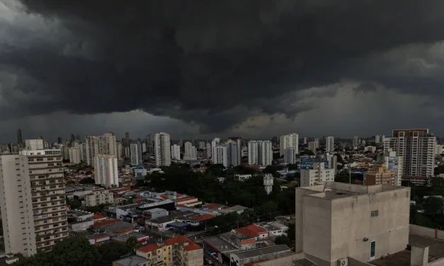 Quatro estados têm alto risco de temporais neste domingo de eleição