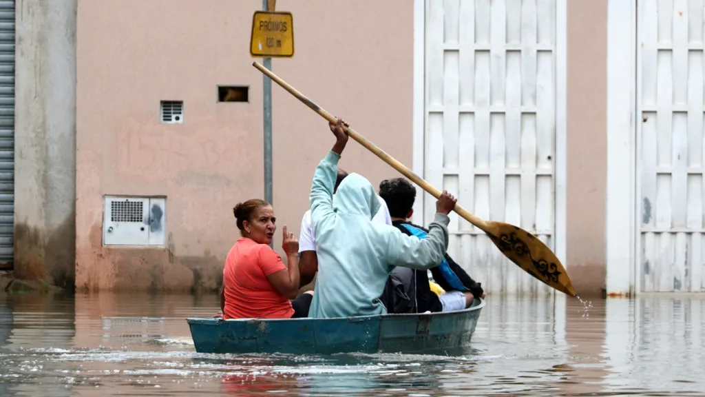 São Paulo sob risco de alagamentos e inundações por chuva de até 200 mm